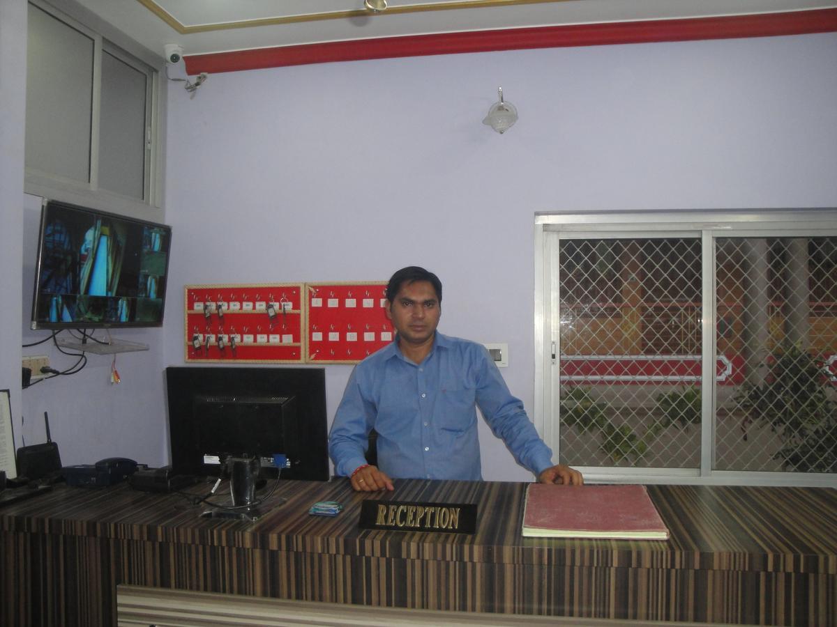 Balaji Palace 2*